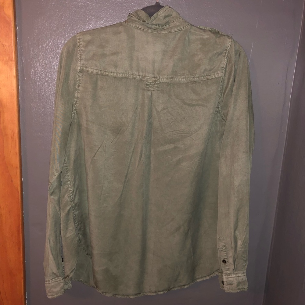 Green button up - Picture 3 of 4